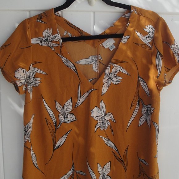 A New Day Gold Floral Print V-Neck Short Sleeves Dress Small - Picture 3 of 4